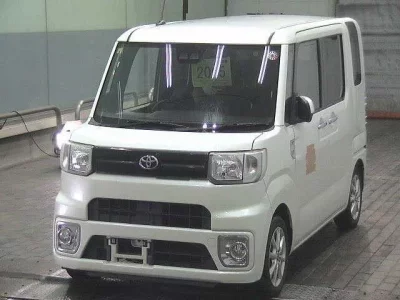 Toyota PIXIS MEGA