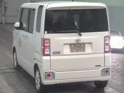 Toyota PIXIS MEGA