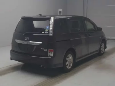 Toyota ISIS