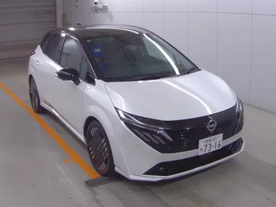 Nissan AURA
