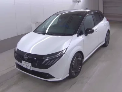 Nissan AURA