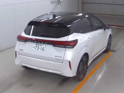 Nissan AURA