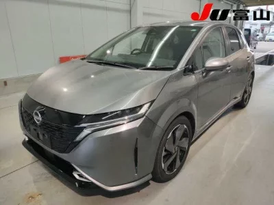 Nissan AURA
