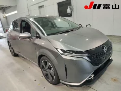 Nissan AURA