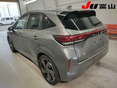Nissan AURA