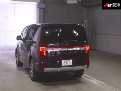 Mitsubishi DELICA D5