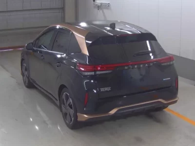 Nissan AURA