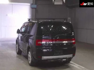 Mitsubishi DELICA D5