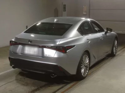 Lexus IS