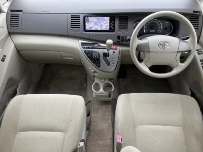 Toyota ISIS