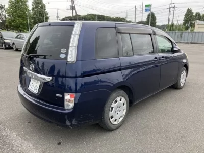 Toyota ISIS