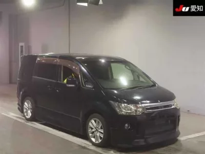 Mitsubishi DELICA D5