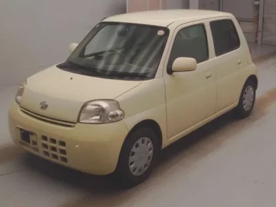 Daihatsu Esse