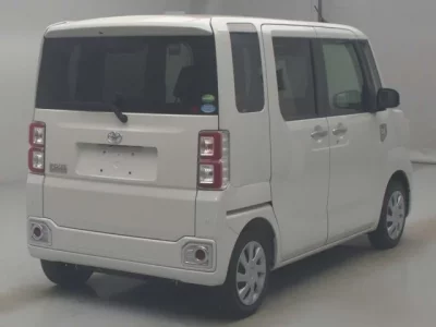 Toyota PIXIS MEGA
