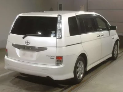 Toyota ISIS