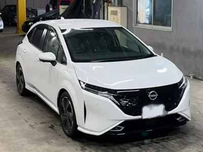 Nissan AURA