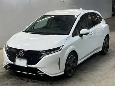 Nissan AURA