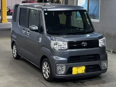 Toyota PIXIS MEGA