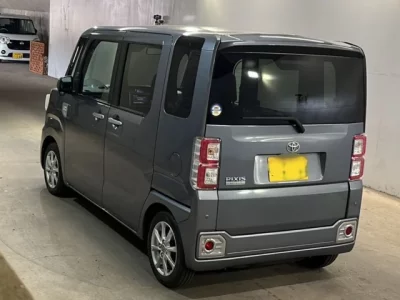 Toyota PIXIS MEGA