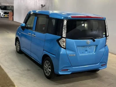 Toyota TANK
