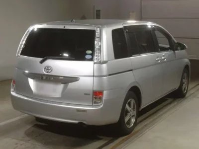 Toyota ISIS