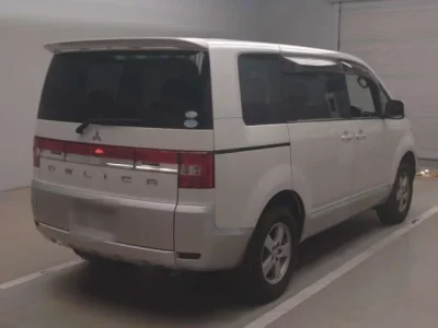 Mitsubishi DELICA D5