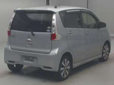 Mitsubishi EK CUSTOM
