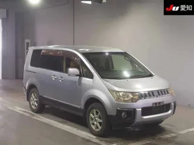 Mitsubishi DELICA D5