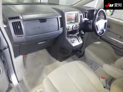 Mitsubishi DELICA D5