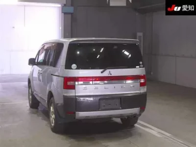 Mitsubishi DELICA D5