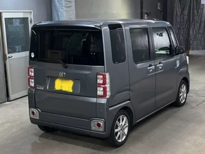 Toyota PIXIS MEGA