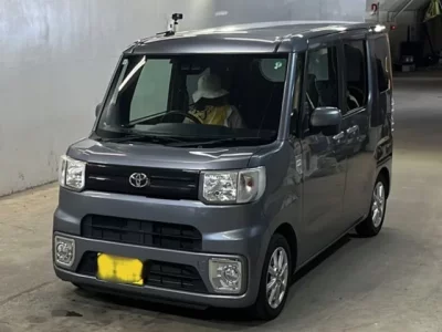 Toyota PIXIS MEGA
