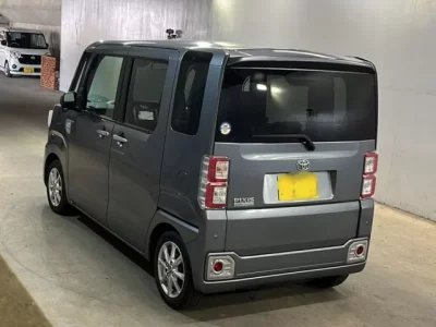 Toyota PIXIS MEGA