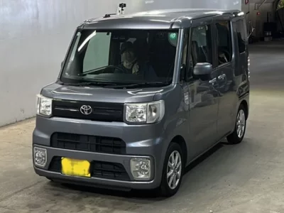 Toyota PIXIS MEGA