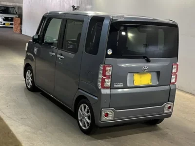 Toyota PIXIS MEGA