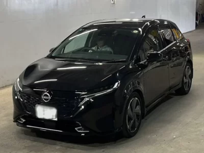 Nissan AURA