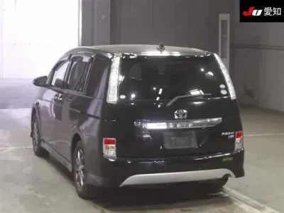 Toyota ISIS