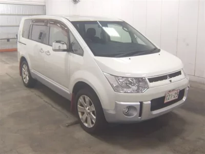 Mitsubishi DELICA D5