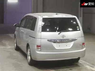 Toyota ISIS