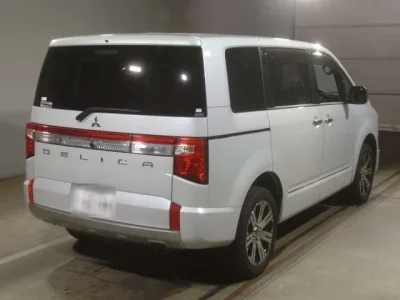 Mitsubishi DELICA D5
