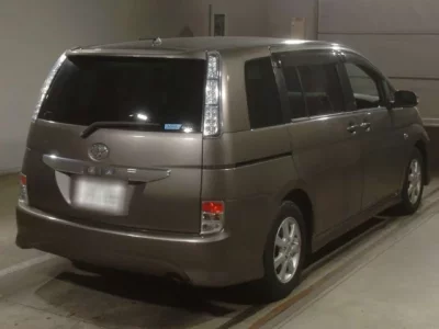 Toyota ISIS