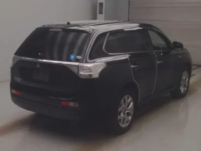 Mitsubishi OUTLANDER PHEV