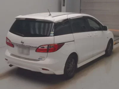 Nissan LAFESTA