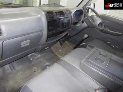 Mazda BONGO BRAWNY VAN