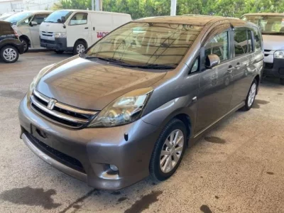 Toyota ISIS