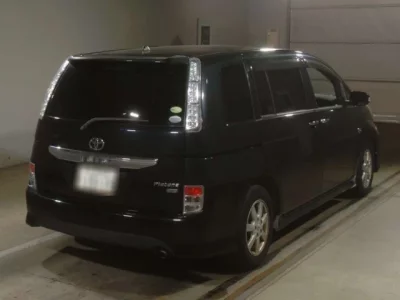 Toyota ISIS