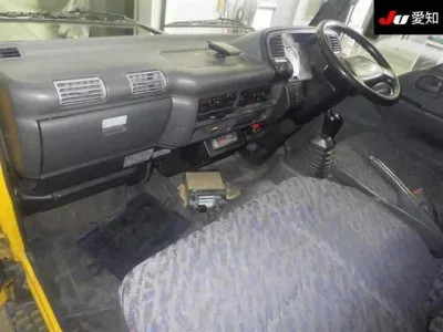 Isuzu TRUCK