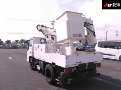 Isuzu ELF