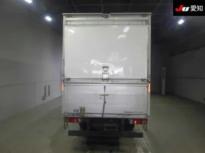 Nissan TRUCK