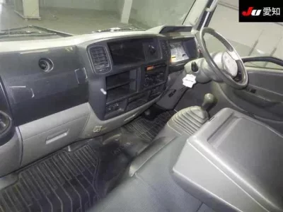 Nissan TRUCK